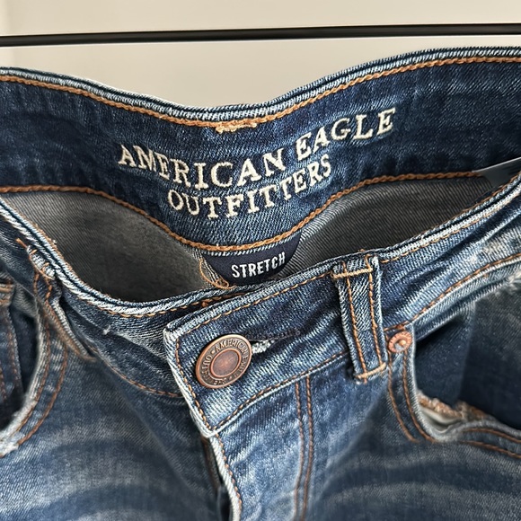 American Eagle Boyfriend Ripped Jean Size 6 Regular - Picture 3 of 6